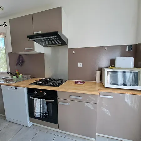 Maison La Chataigne بيت للعطل Chassiers